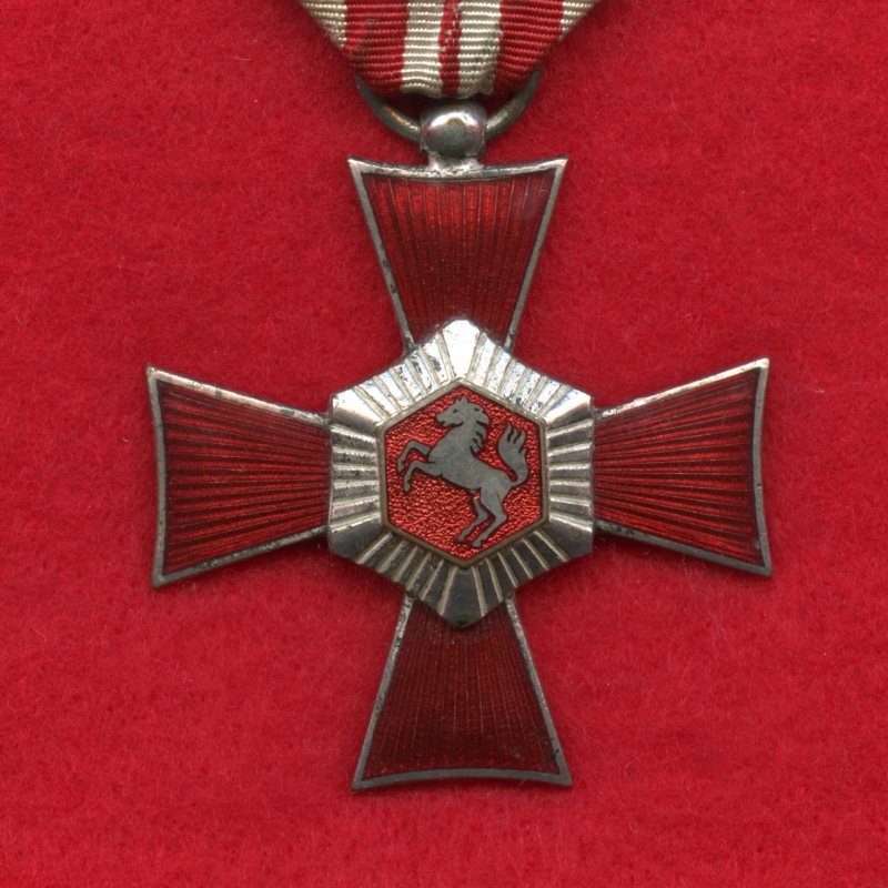 176FireMedal3.jpg